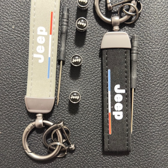 Car keychains for all car models + wheel caps - Picture 3 of 16